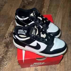 Nike Panda Dunks